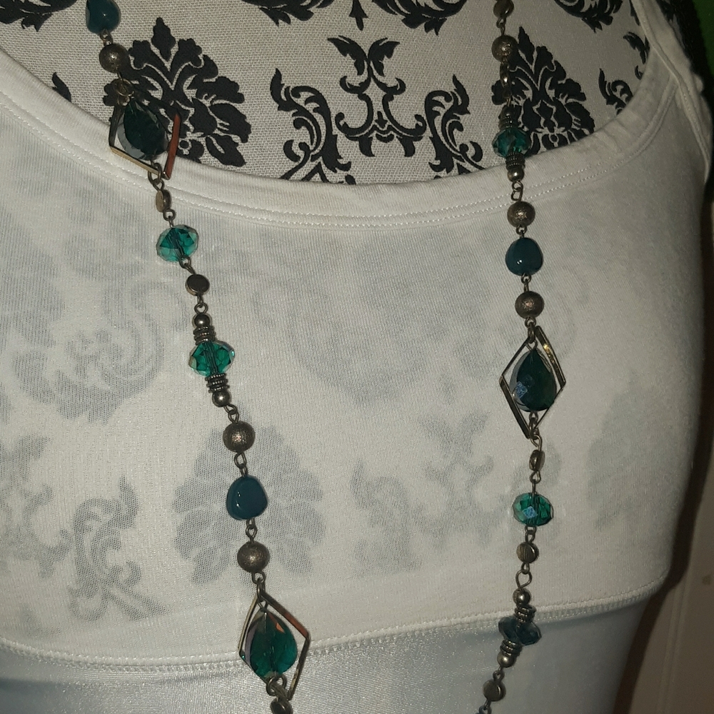 Elegant Teal and Silver Necklace & Mayching Earrngs